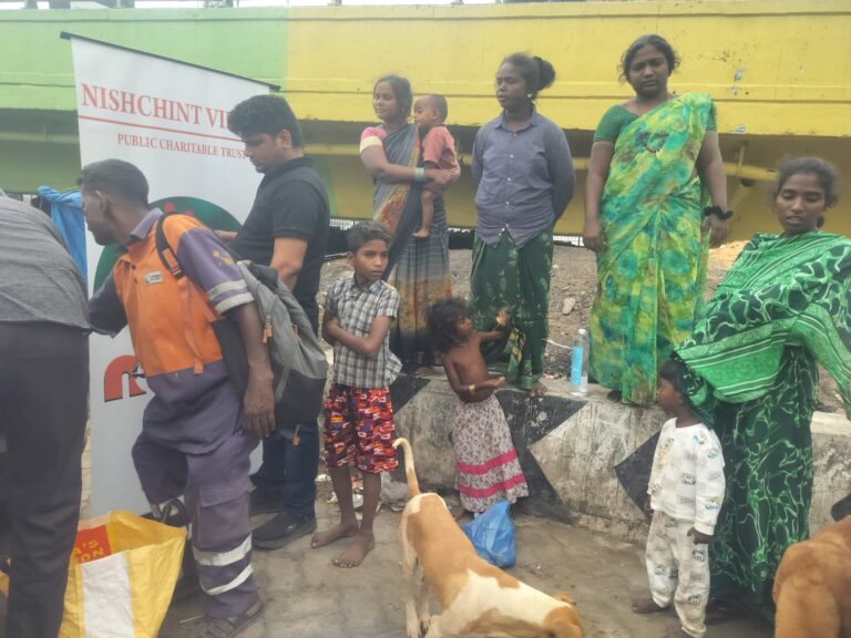 Feeding Food to Slum Communities